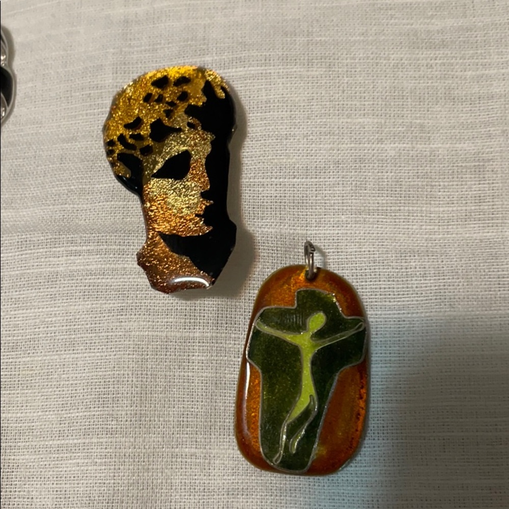 Artsy pendants and pin